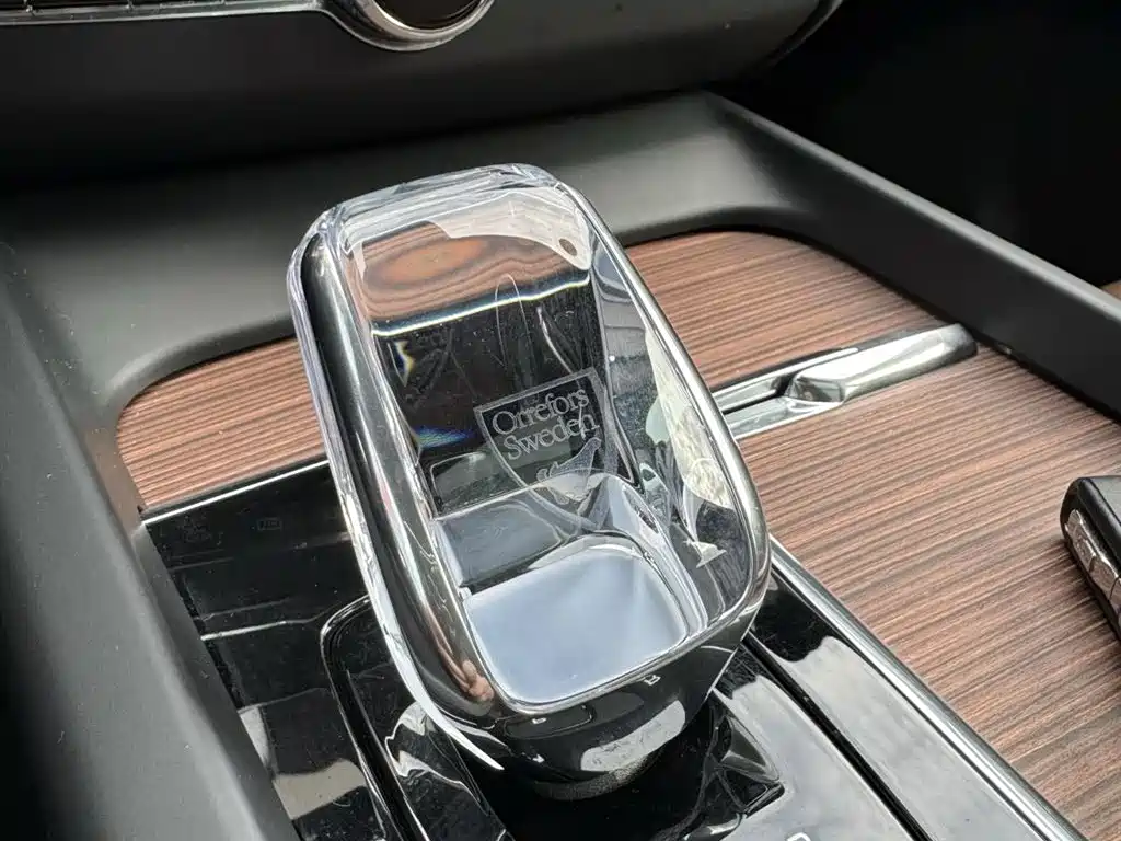 Volvo XC60 PHEV 2024 — фото 16