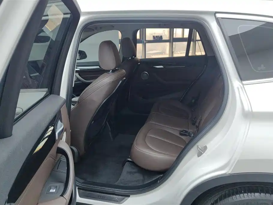 BMW X1 2021 — фото 11