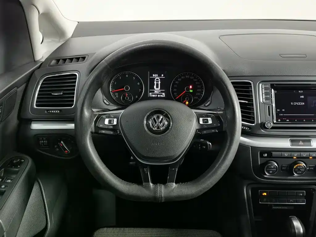 Volkswagen Sharan 2018 — фото 11