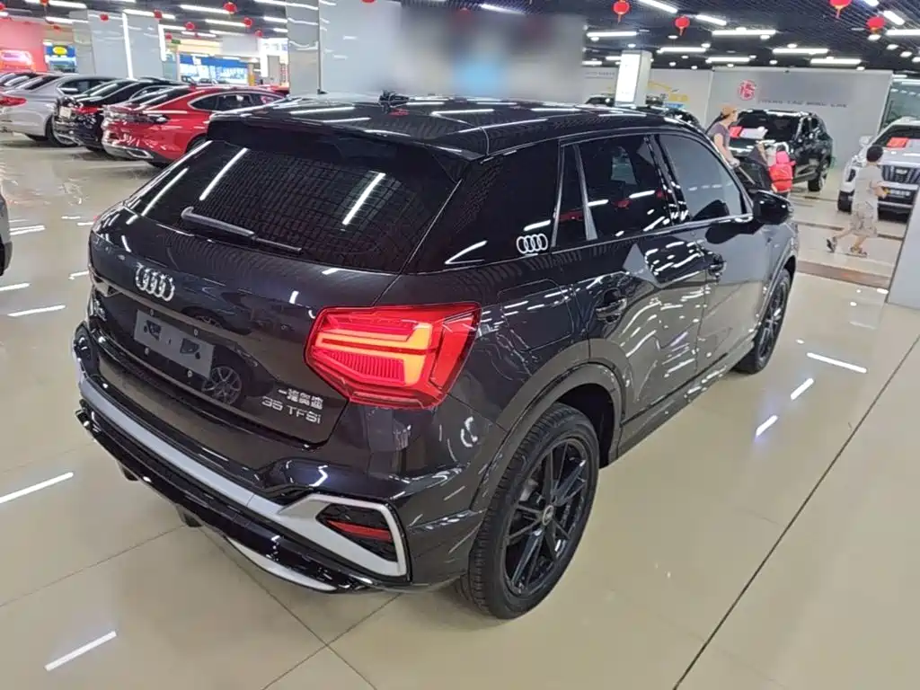 Audi Q2L 2024