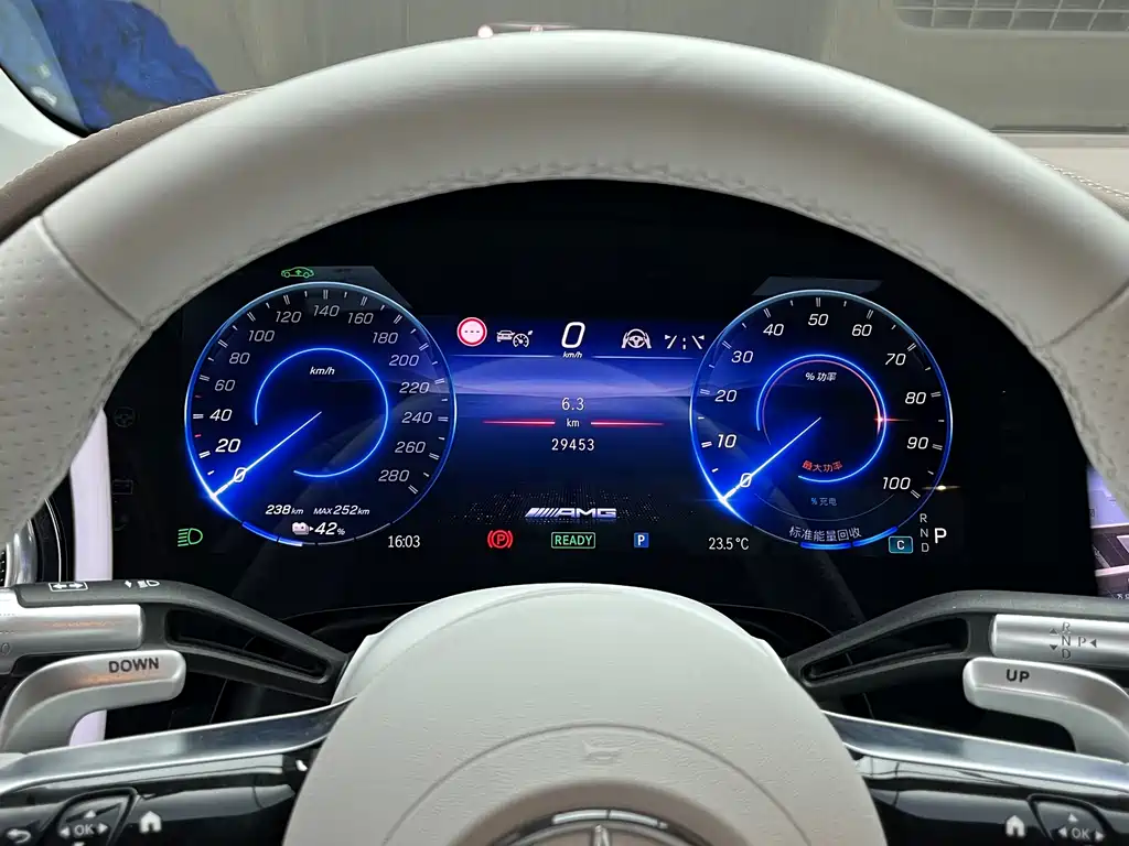 Mercedes-Benz EQS AMG 2023 — фото 9