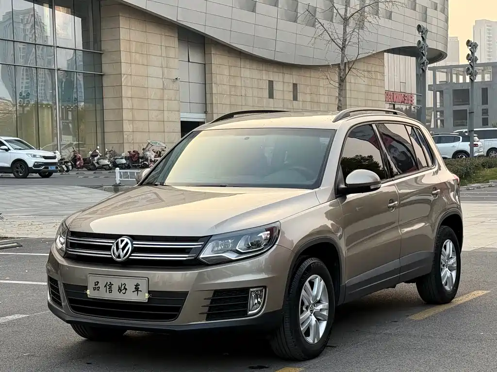 Volkswagen Tiguan 2014 — фото 1