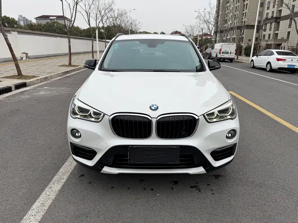 BMW X1 2017 — фото 1