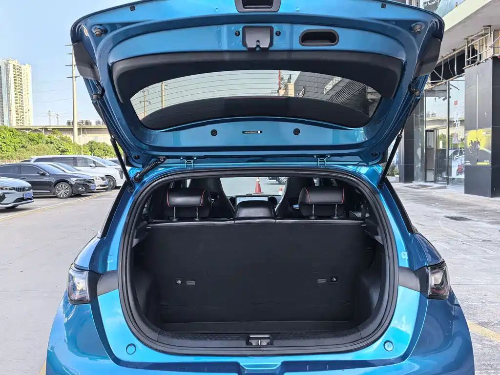 BYD Dolphin 2022 — фото 10