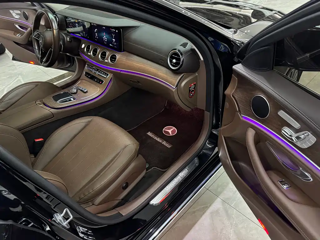 Mercedes-Benz E-Class 2021 — фото 15
