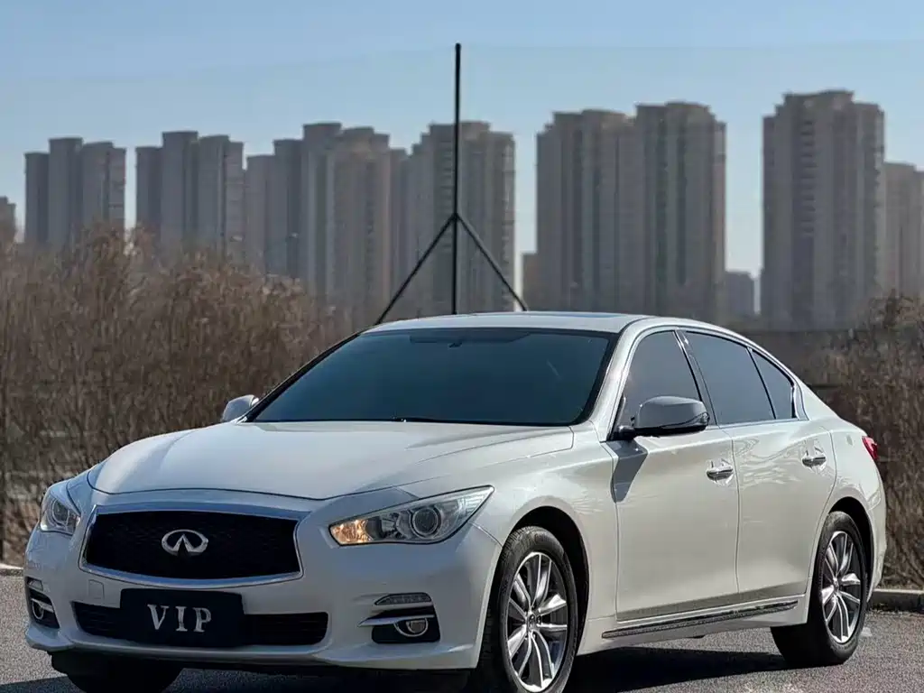 Infiniti Q50L 2017 — фото 3