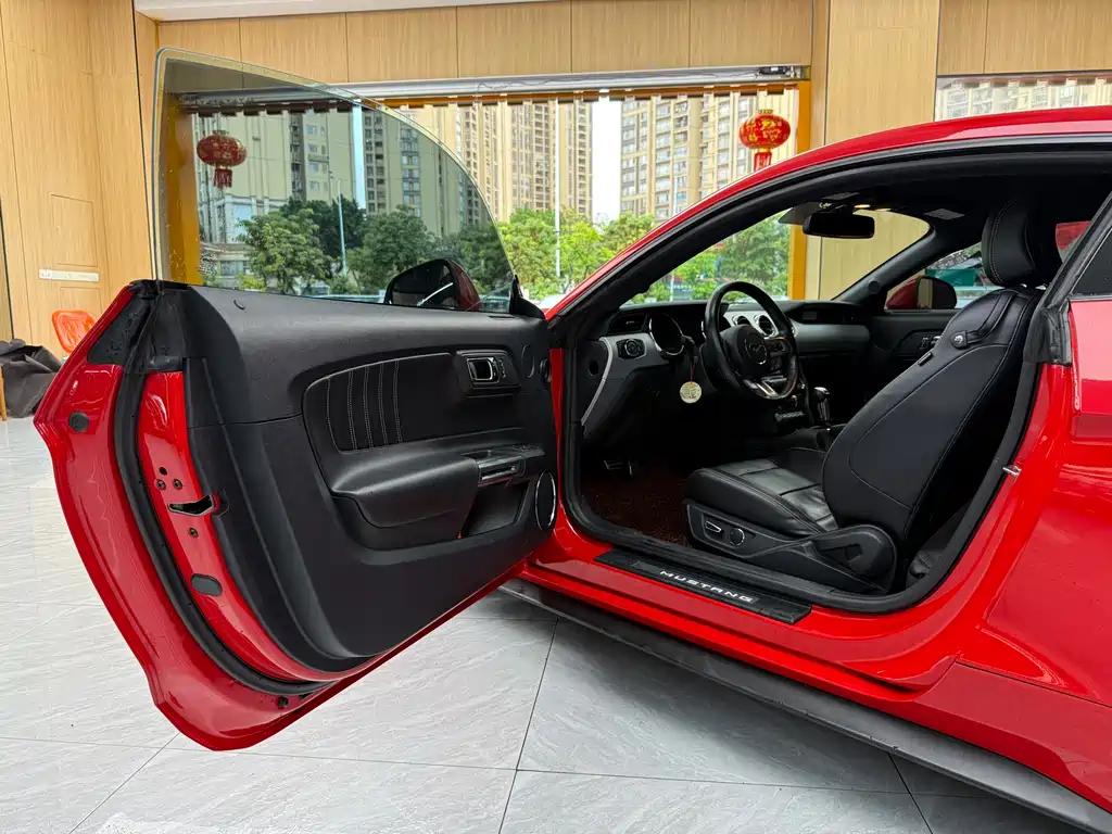 Ford Mustang 2015 — фото 10