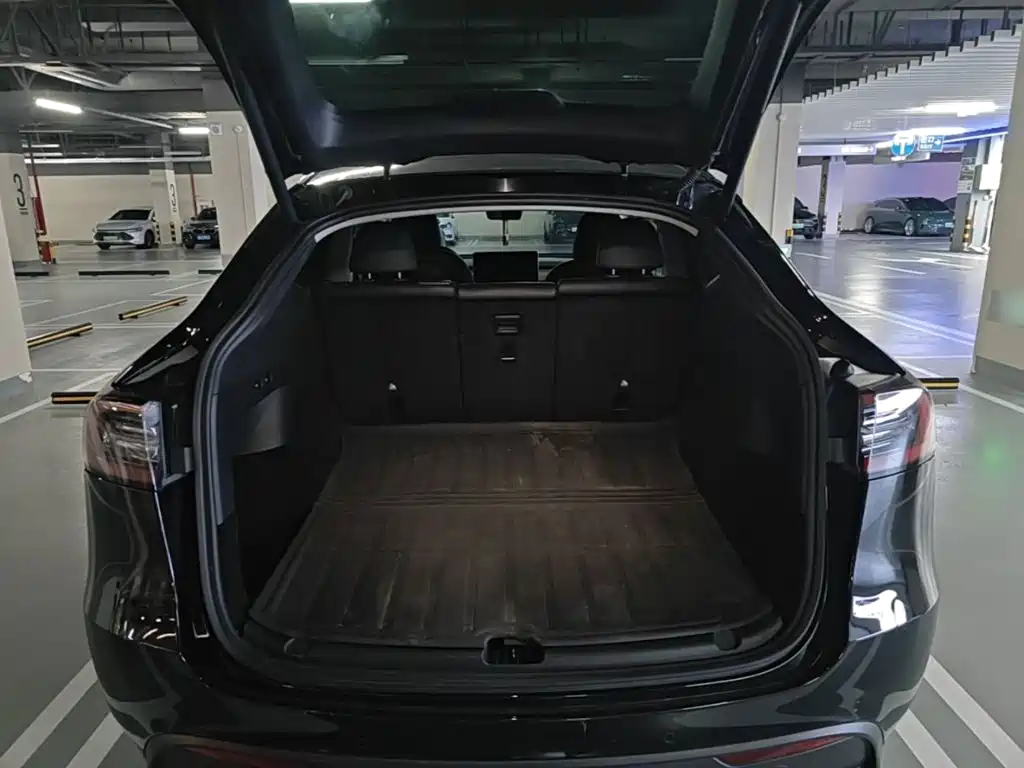 Tesla Model Y 2021 — фото 19