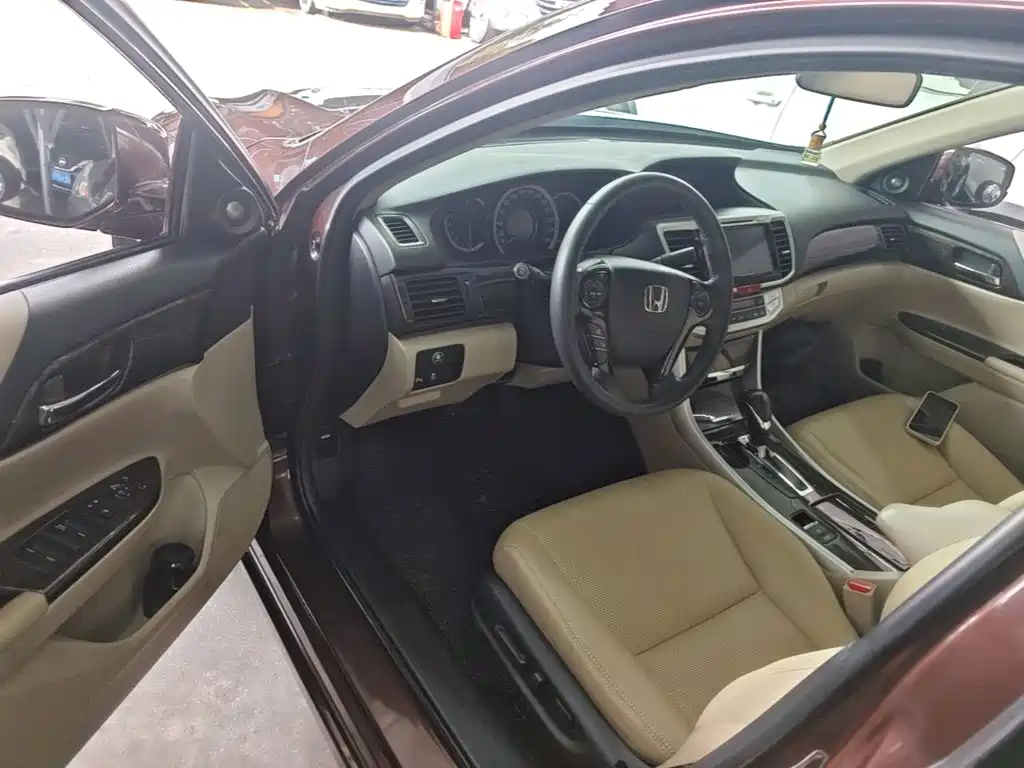 Honda Accord 2014 — фото 16