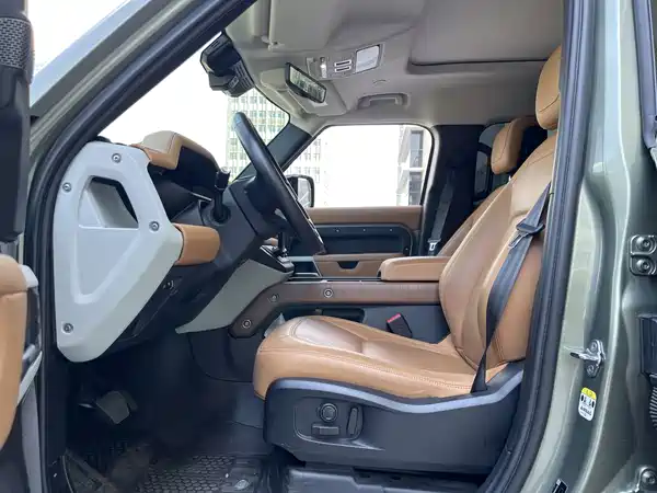Land Rover Defender 2022