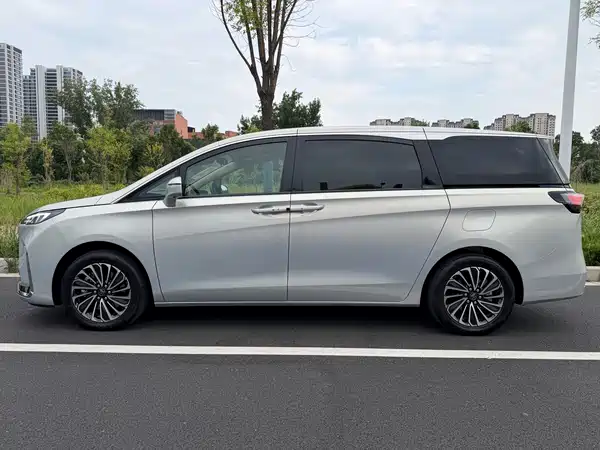 Buick GL8 New Energy 2025