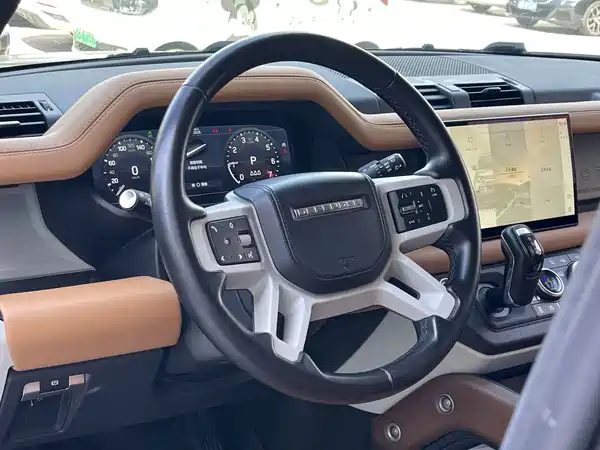 Land Rover Defender 2022
