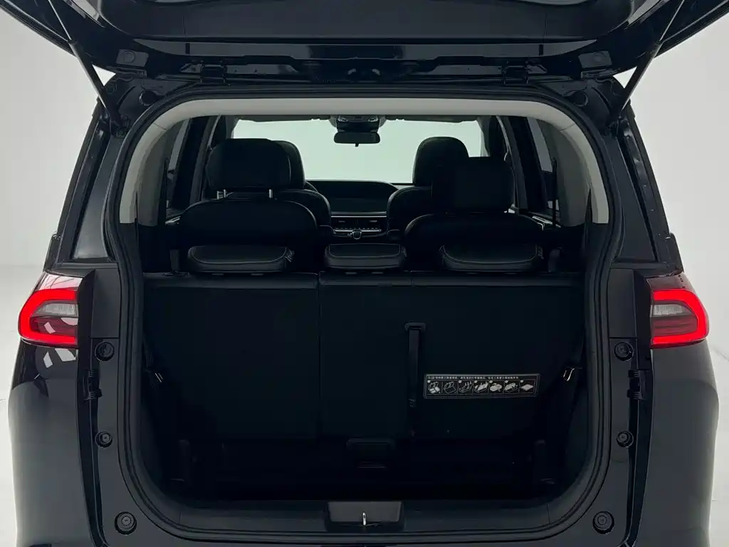 GAC Trumpchi M6 2022 — фото 25