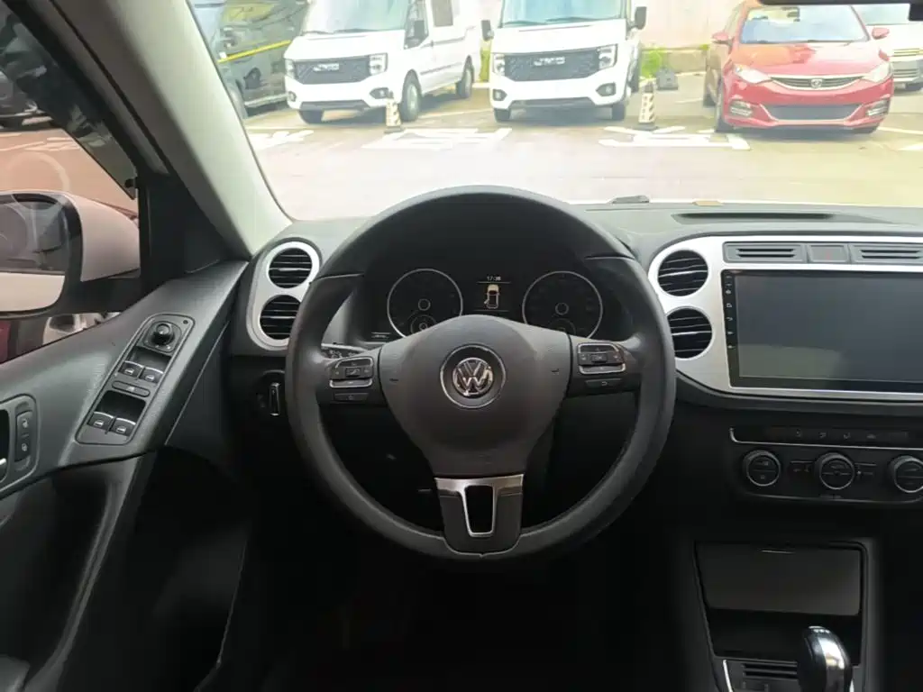 Volkswagen Tiguan 2018 — фото 11