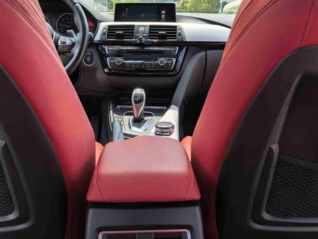 BMW 3 Series 2016 — фото 19