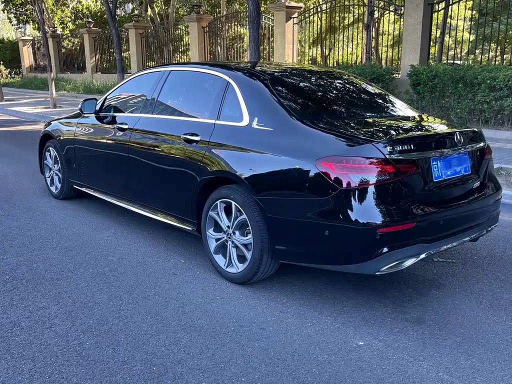 Mercedes-Benz E-Class 2022