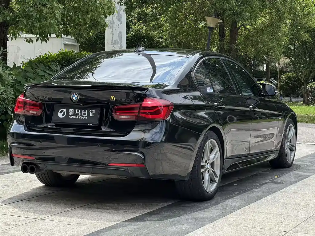 BMW 3 Series 2018 — фото 9