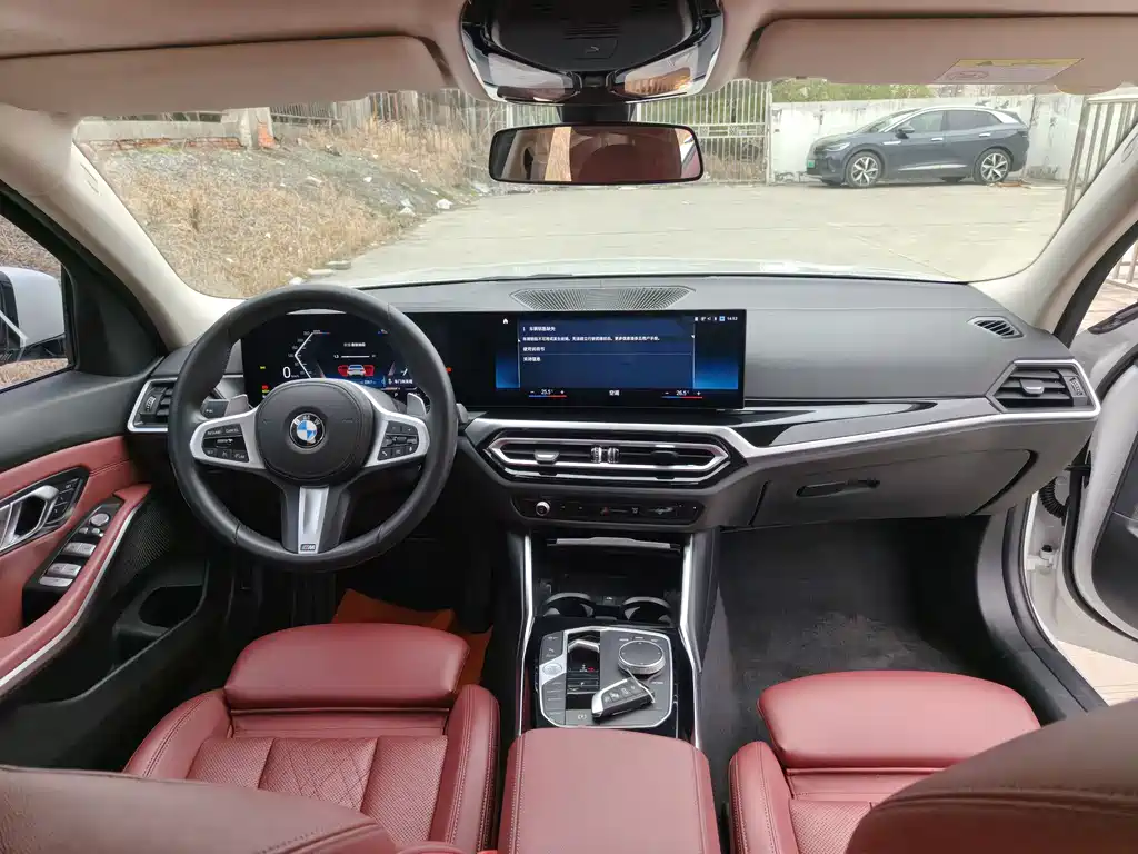 BMW 3 Series 2023 — фото 18