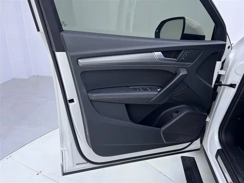 Audi Q5L 2022 — фото 16