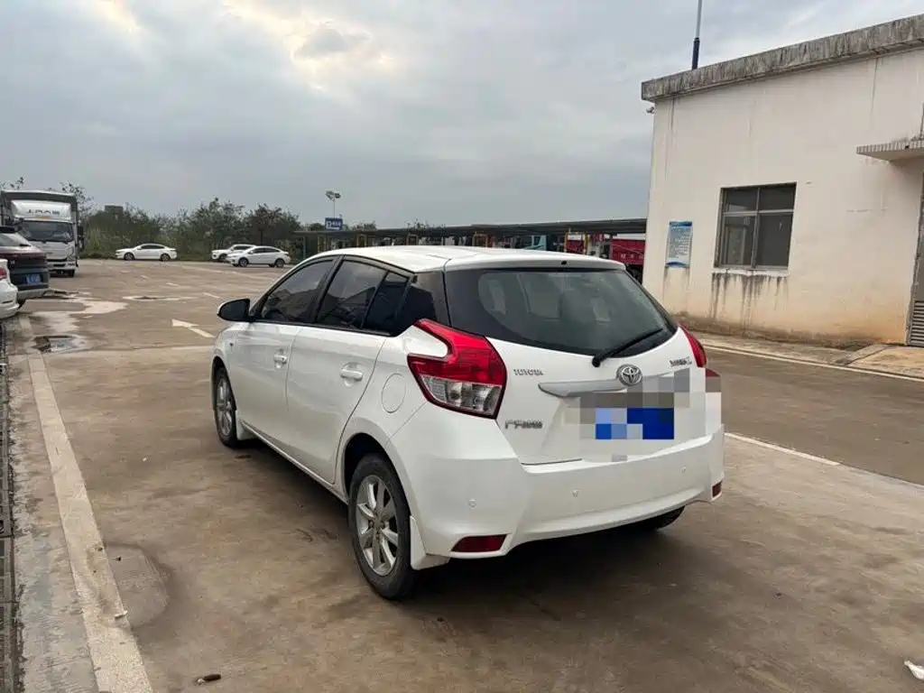Toyota Yaris L 2016