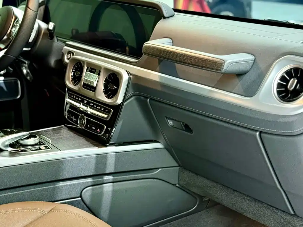 Mercedes-Benz G-Class 2023 — фото 22