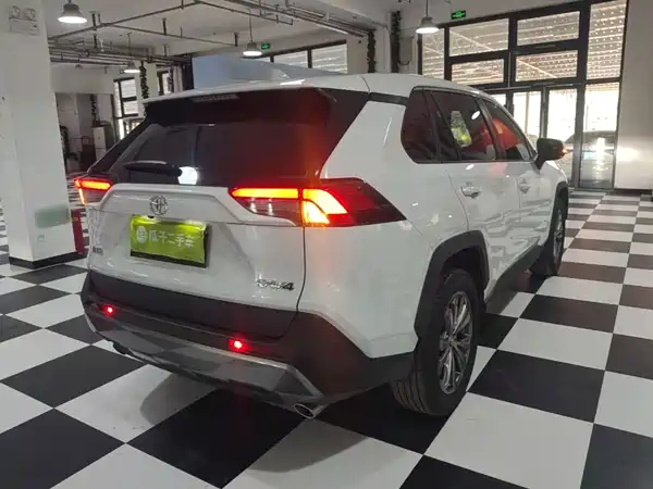 Toyota RAV4 2024