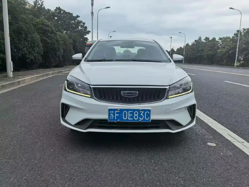 Geely Emgrand 2021