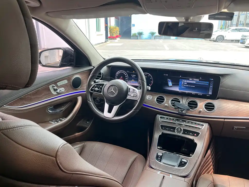 Mercedes-Benz E-Class 2020 — фото 13