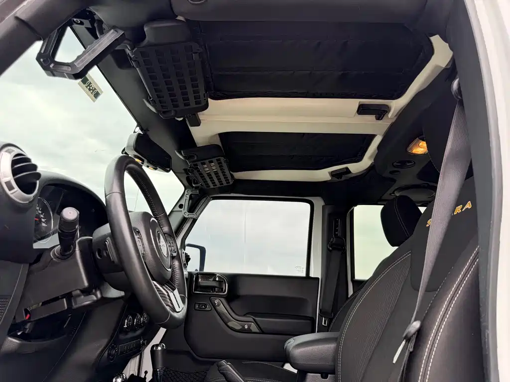 Jeep Wrangler 2014 — фото 11