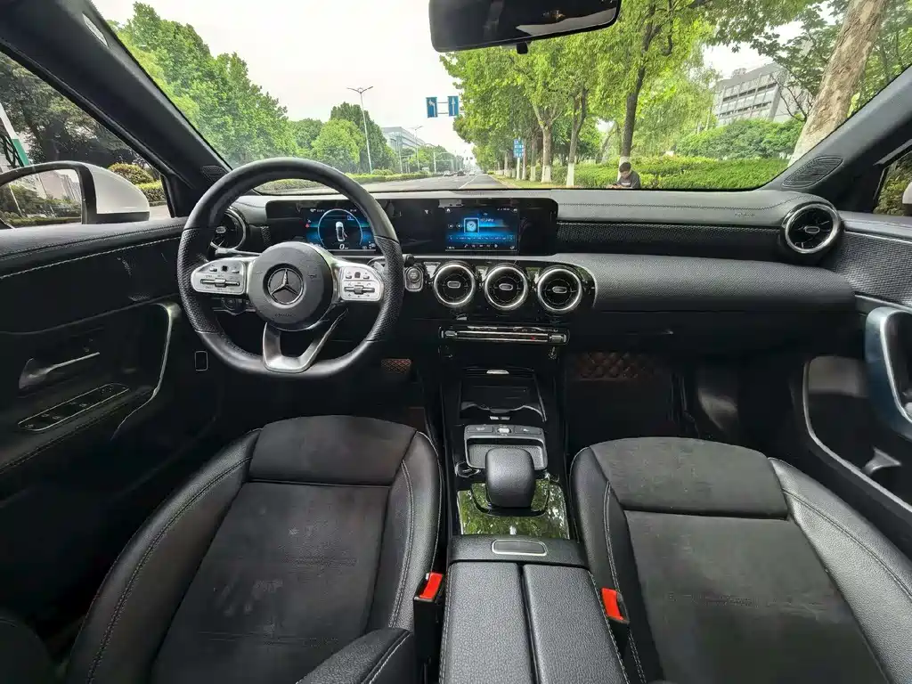 Mercedes-Benz A-Class 2019 — фото 4