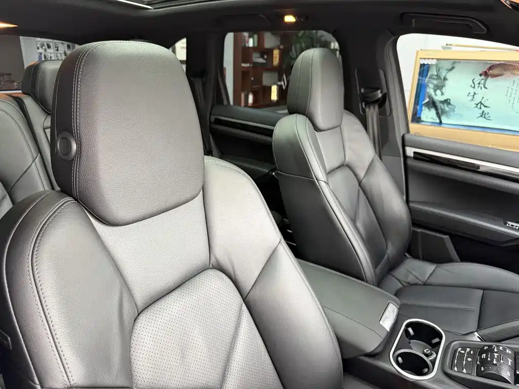 Porsche Cayenne 2016 — фото 15