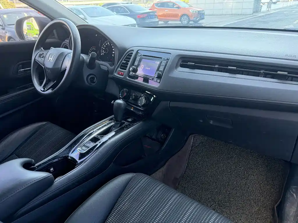 Honda Vezel 2015
