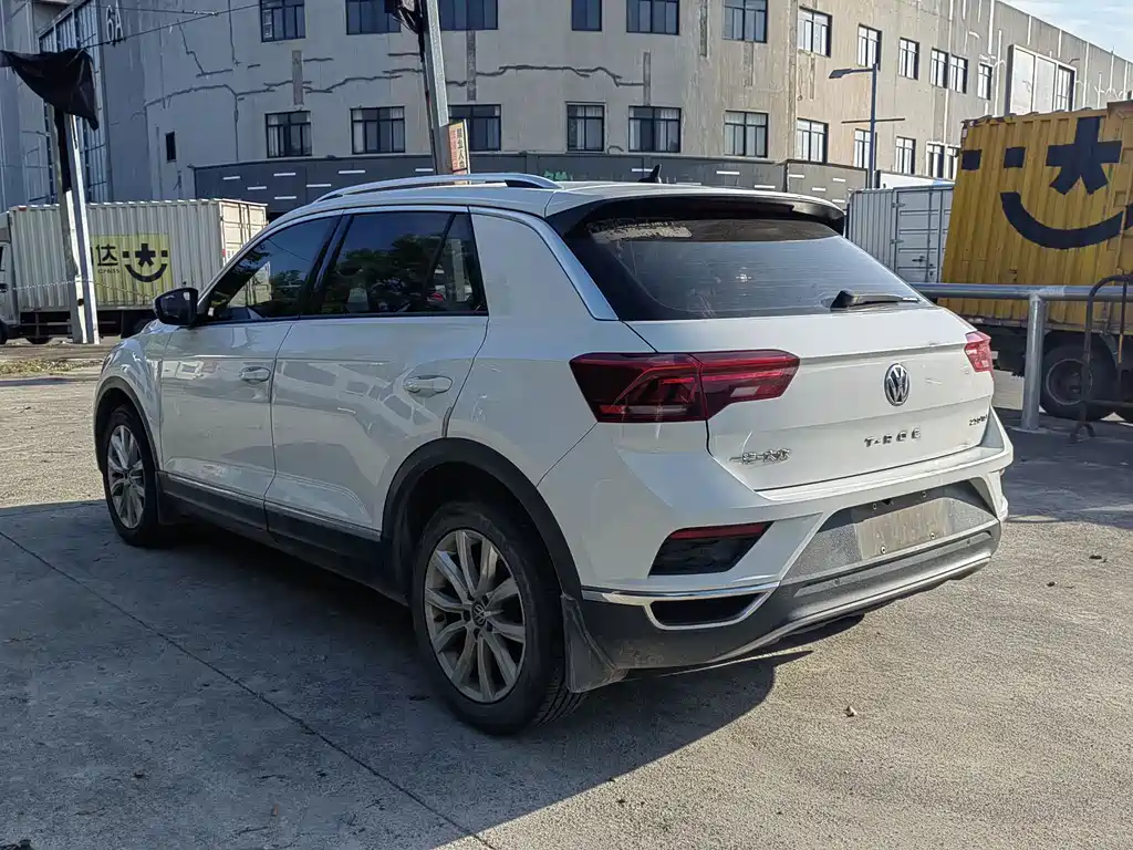 Volkswagen T-Roc 2020 — фото 11