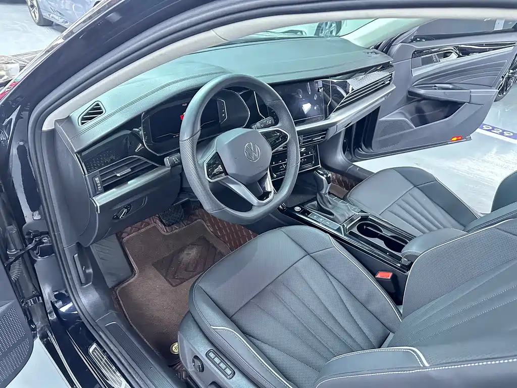 Volkswagen Passat 2024