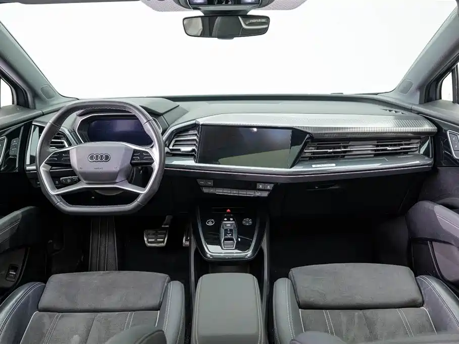 Audi Q4 E-Tron 2023 — фото 6