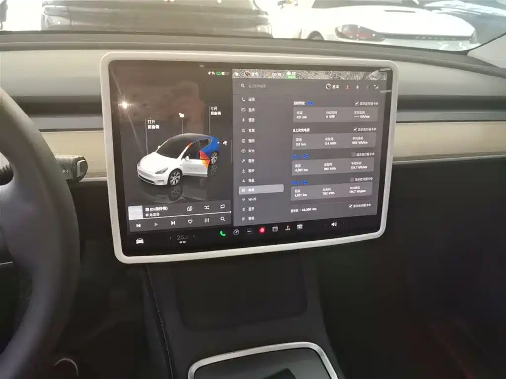 Tesla Model Y 2023 — фото 13
