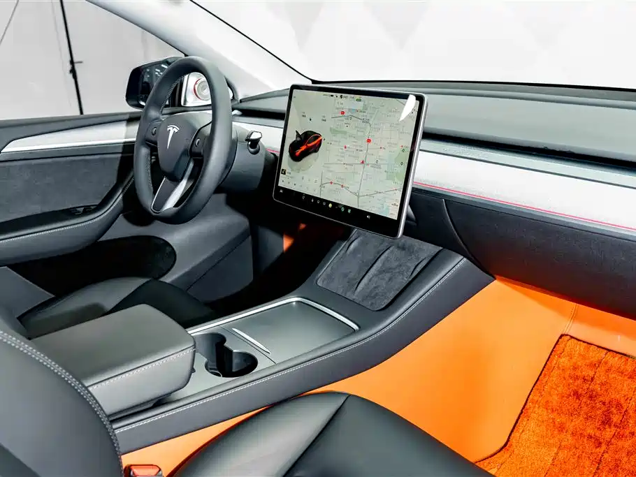 Tesla Model Y 2025 — фото 18