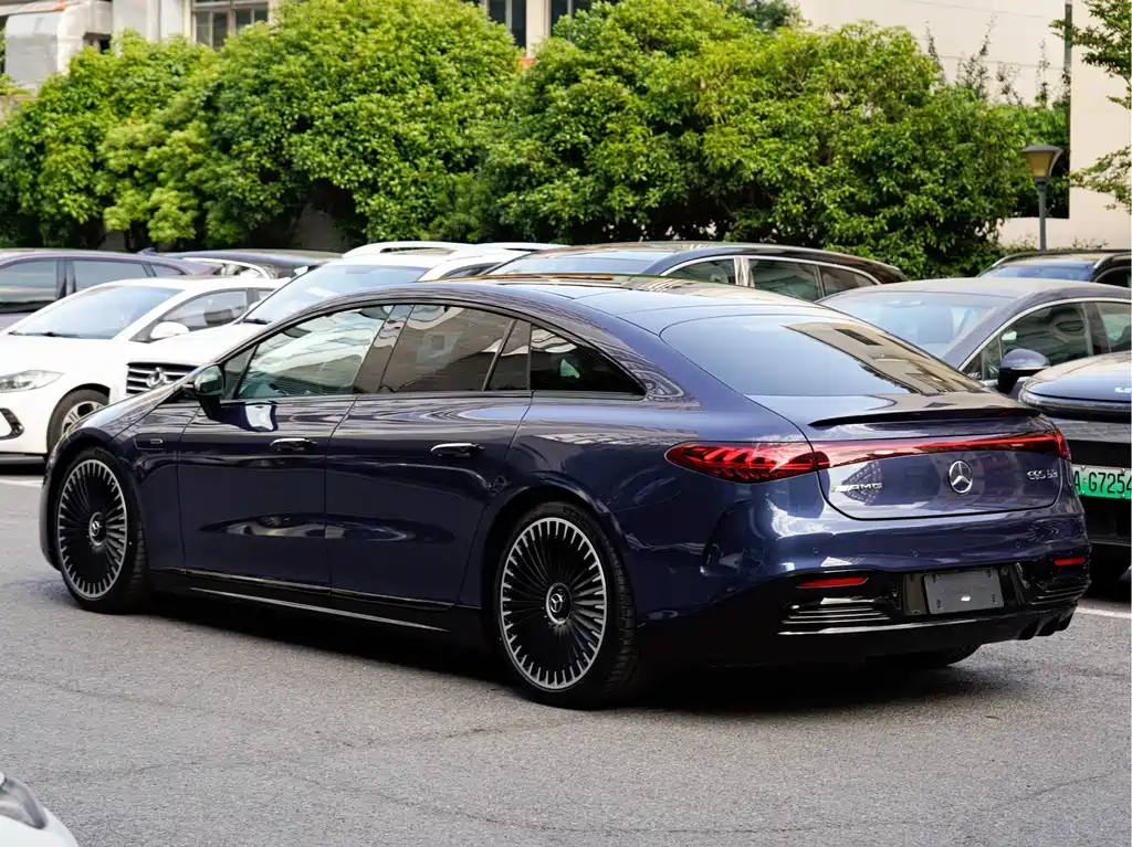 Mercedes-Benz EQS AMG 2025 — фото 5