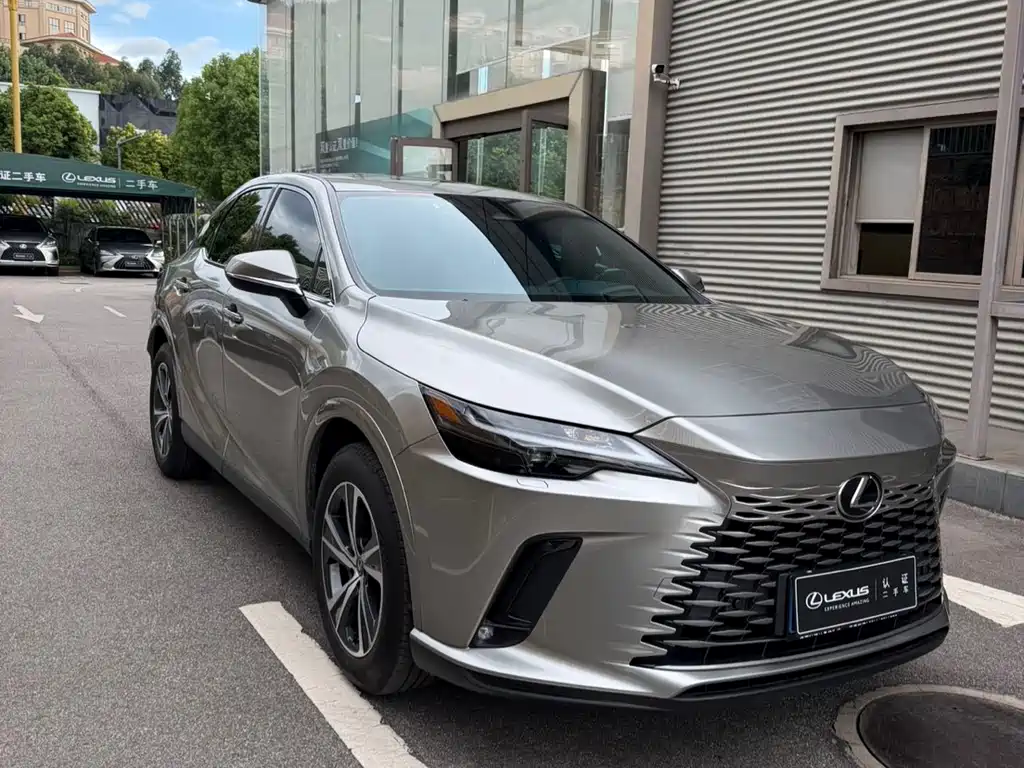 Lexus RX 2025
