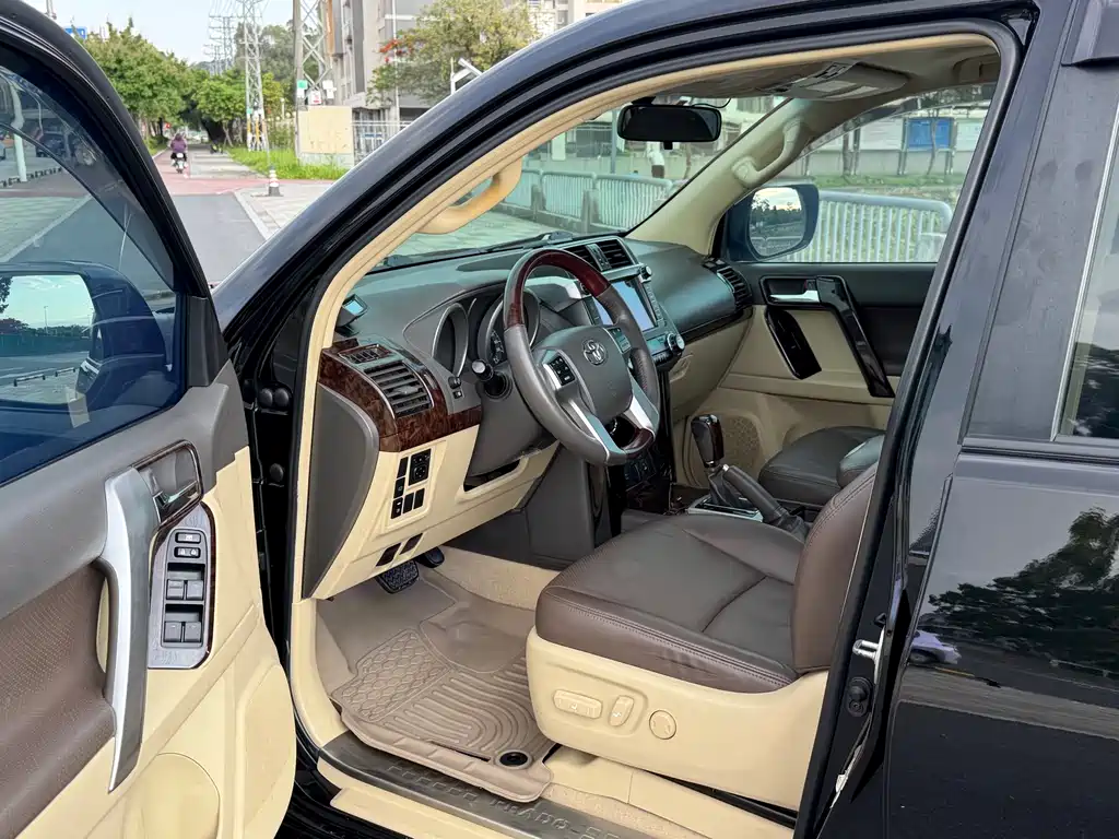Toyota Prado 2015 — фото 13