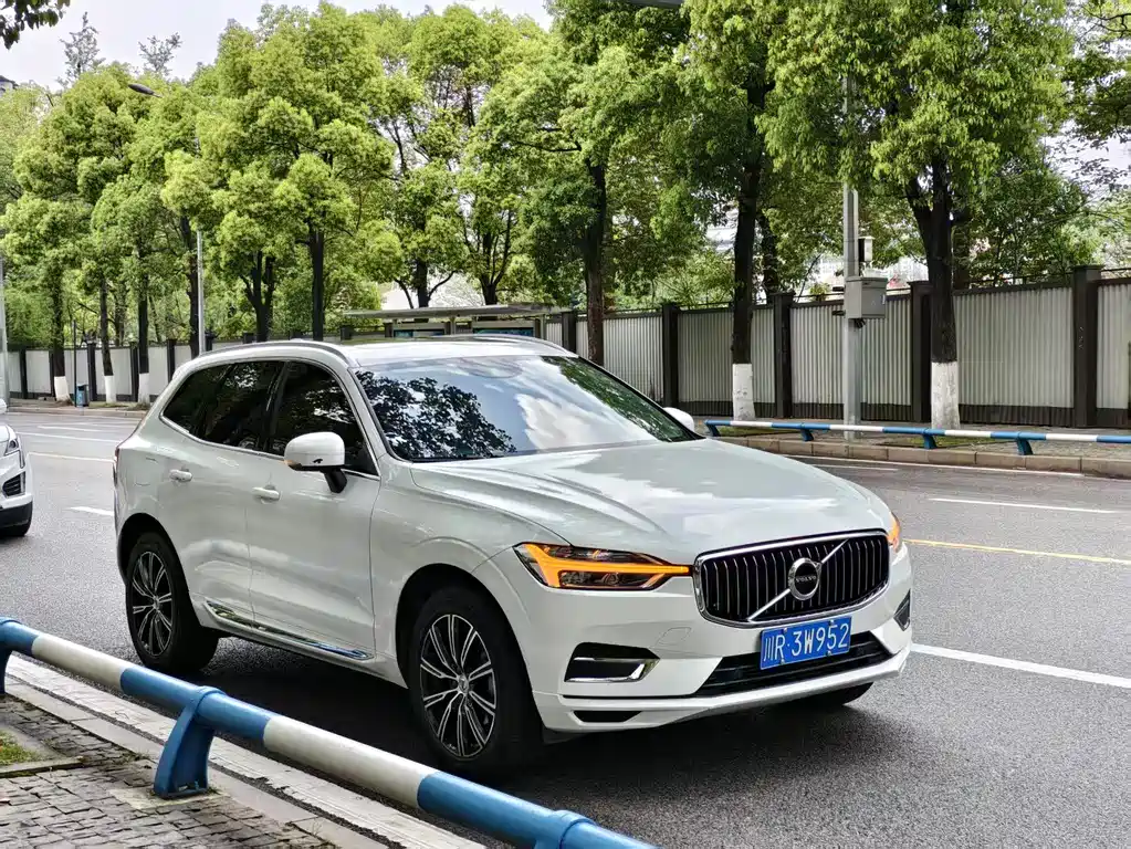 Volvo XC60 2020 — фото 3