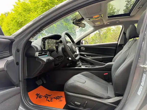 Hyundai Elantra 2022