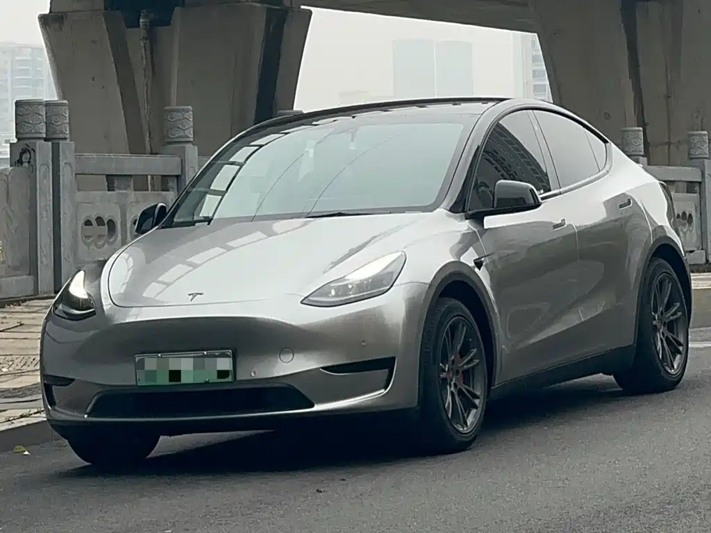 Tesla Model Y 2023 — фото 1
