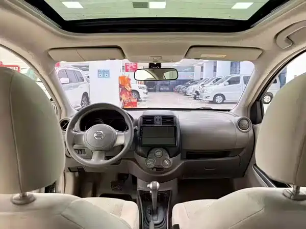 Nissan Sunny 2011