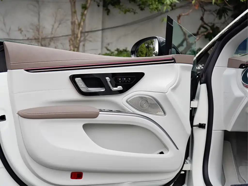 Mercedes-Benz EQS AMG 2023 — фото 21
