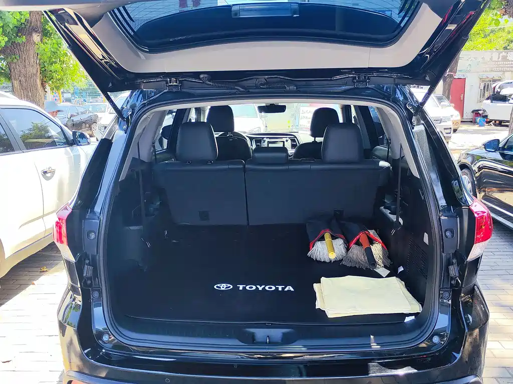Toyota Highlander 2018 — фото 17