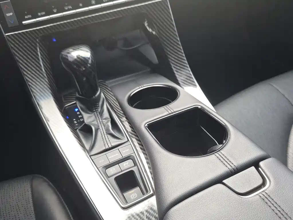 Toyota Avalon 2020 — фото 17