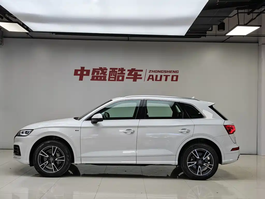 Audi Q5L 2018 — фото 4