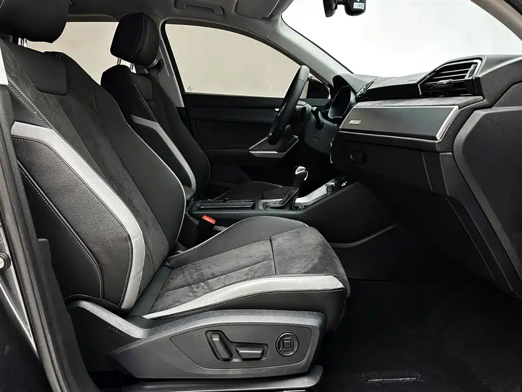 Audi Q3 2022 — фото 16