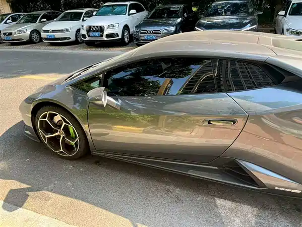 Lamborghini Huracan 2023